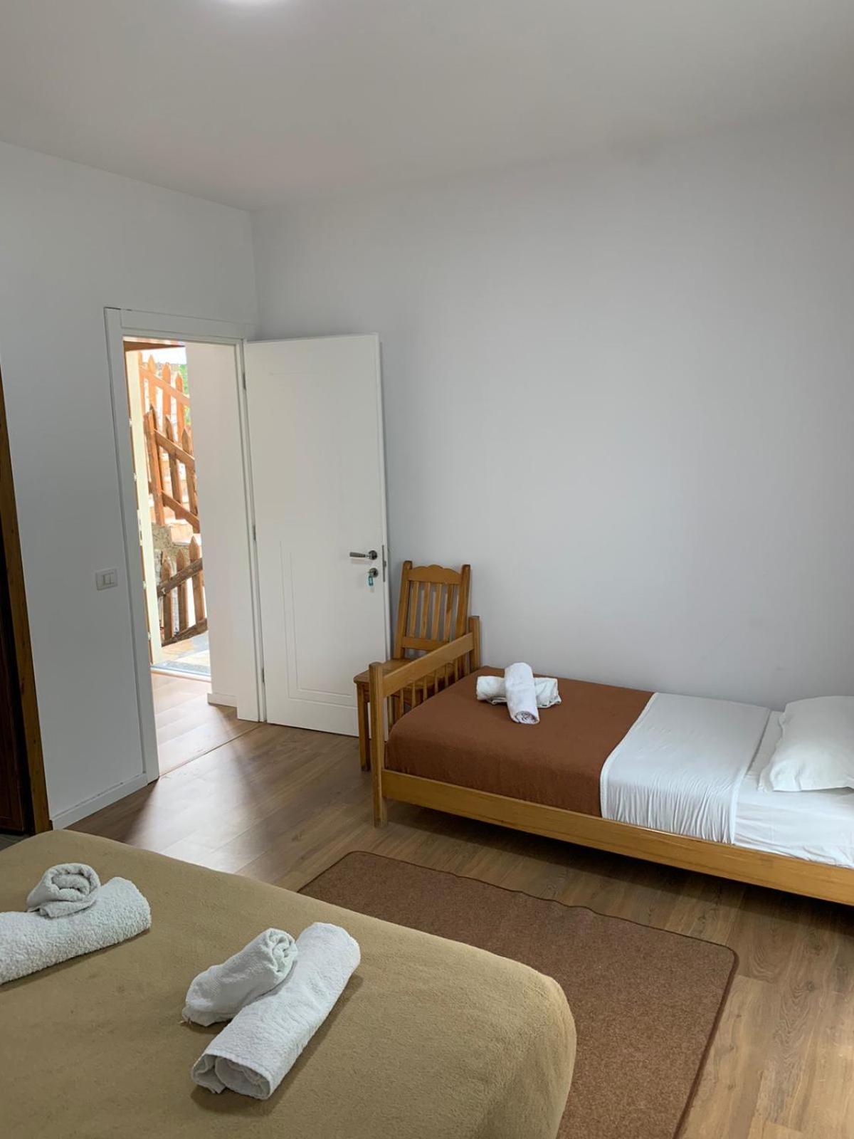 Hotel Vellezrit Guri Theth Exterior foto