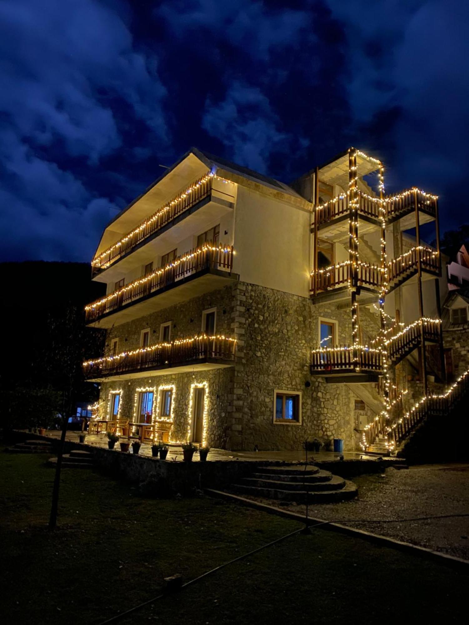 Hotel Vellezrit Guri Theth Exterior foto